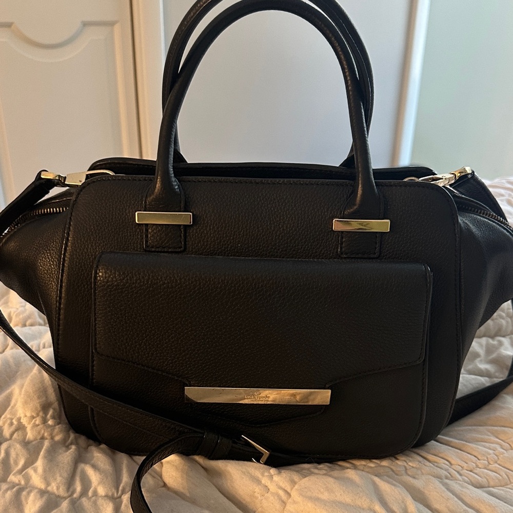 Elegant Black Leather Kate Spade  Court Kaela shoulder bag is